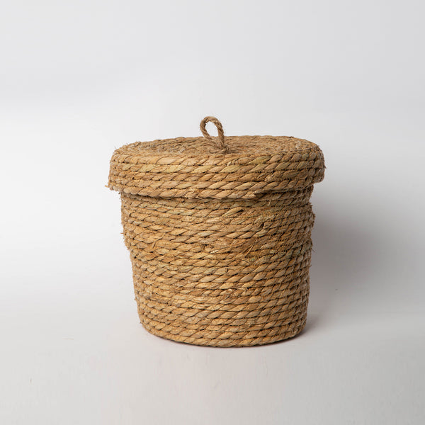 830 - Seagrass Basket with lid