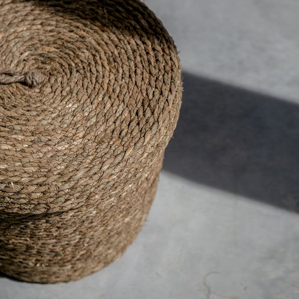 830 - Seagrass Basket with lid